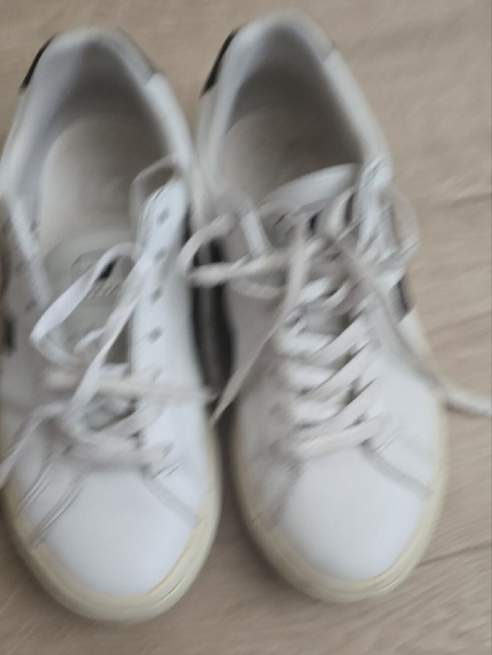 Veja White and Black Low-Top Leather Sneakers - Picture 4 of 5